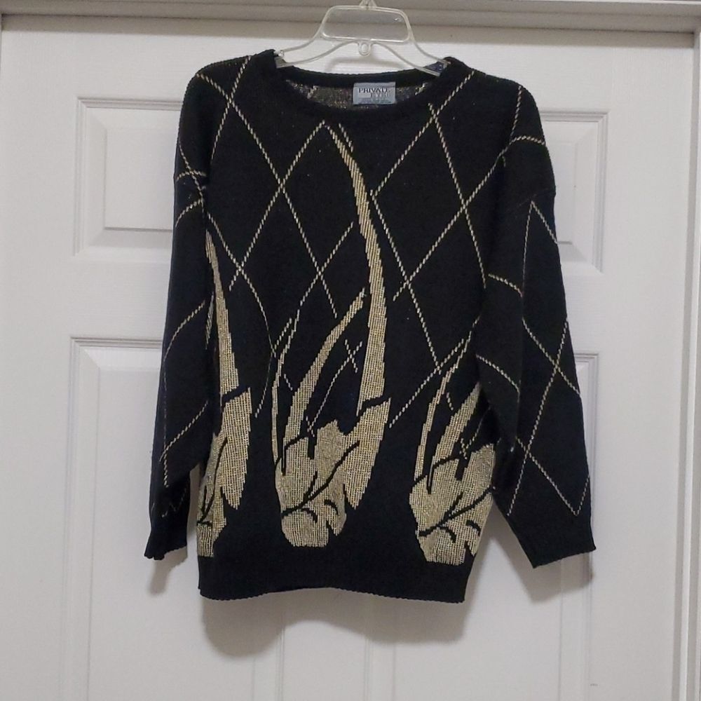 👍Private Eyes black and gold Sweater